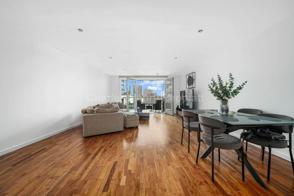 Property photo 1 of 28