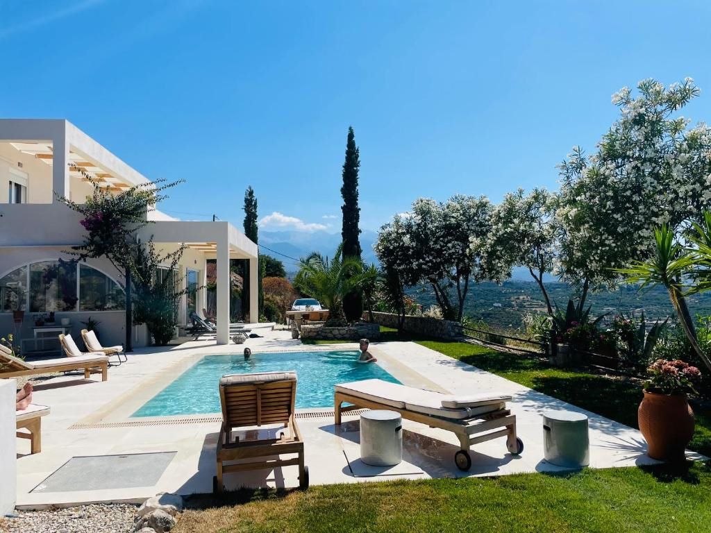 Property photo 3 of 21