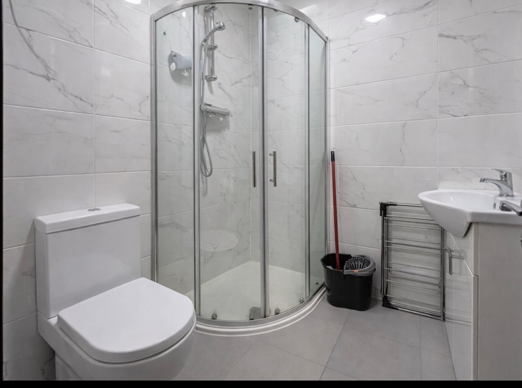 Property photo 3 of 3