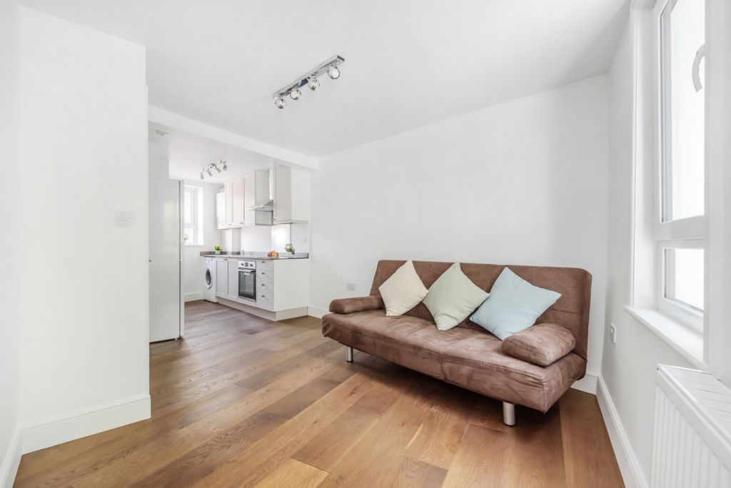 Property photo 3 of 6 845482 (2)
