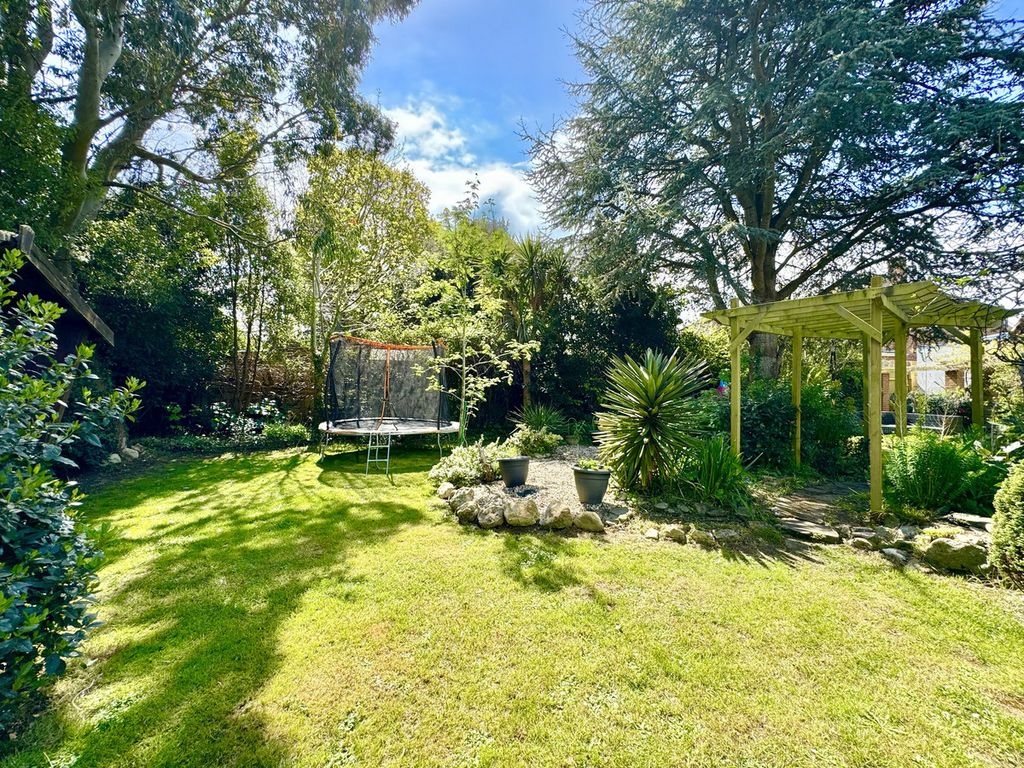 Property photo 3 of 27