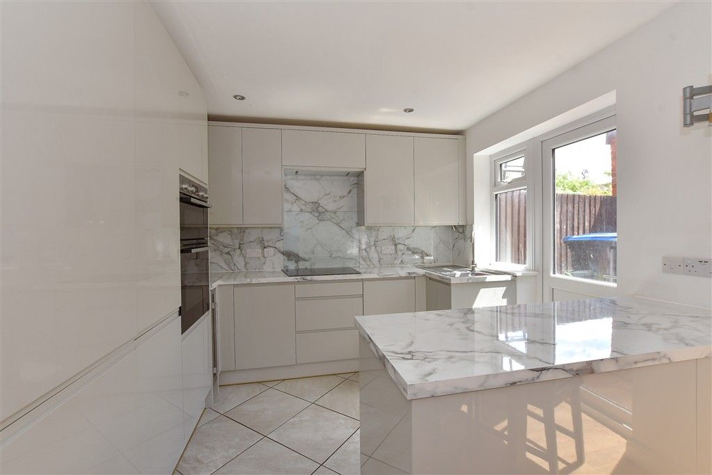 Property photo 2 of 15 Kitchen/Dining Room