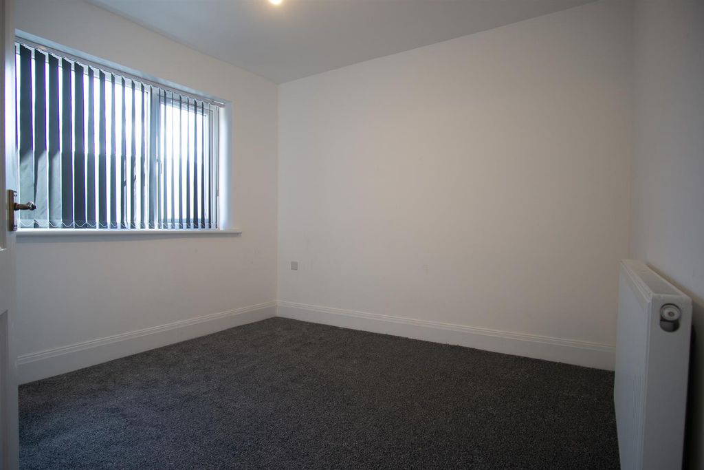 Property photo 3 of 9 Bedroom 2