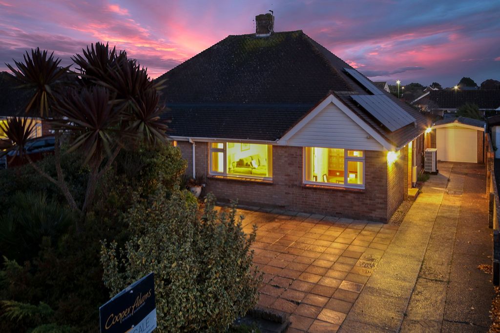 Property photo 1 of 12 Twilight