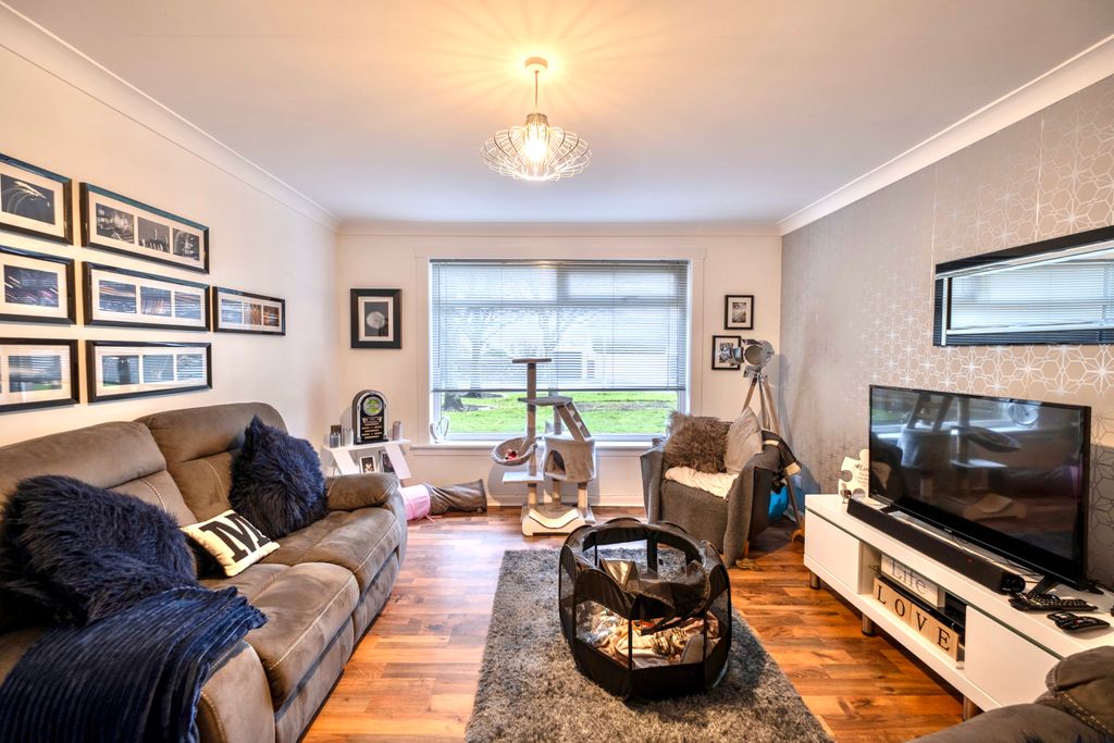 Property photo 2 of 24