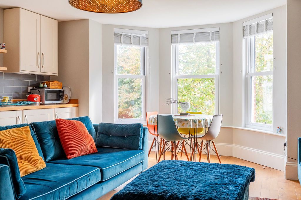 Property photo 3 of 17