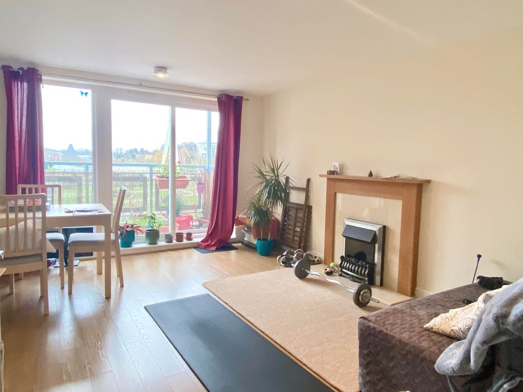 Property photo 2 of 8 Living Room