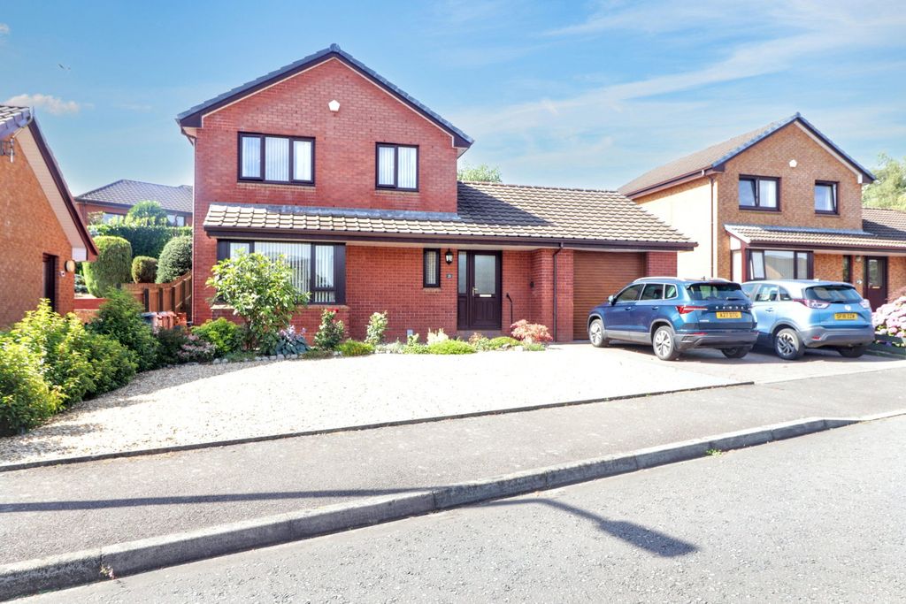 Property photo 2 of 30