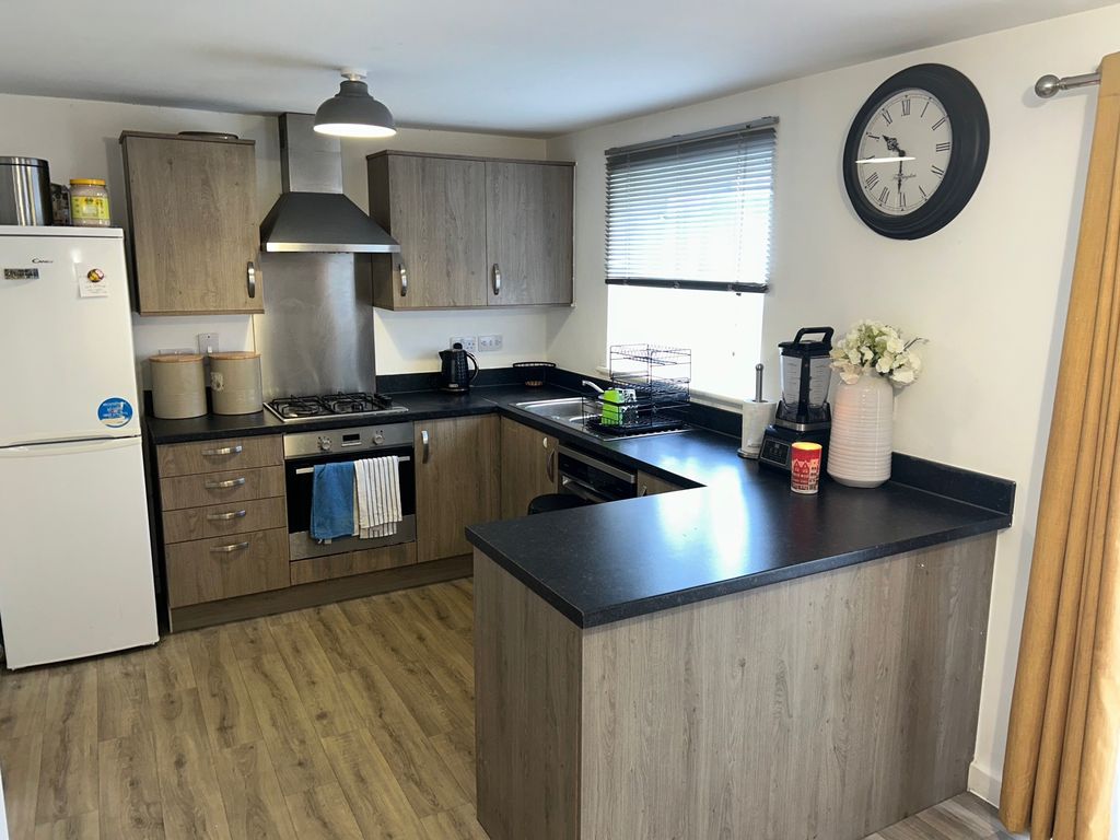 Property photo 2 of 8