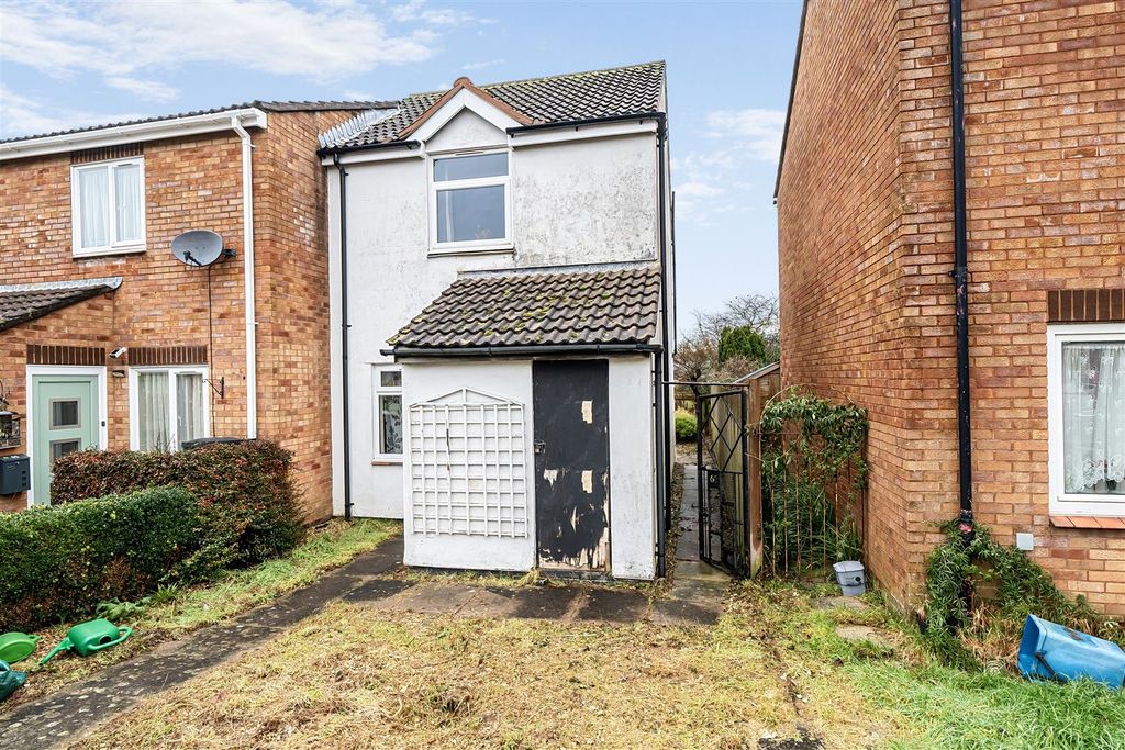 Property photo 1 of 10 67 Chestnut Drive.Jpg