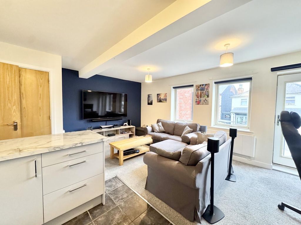 Property photo 3 of 9 Living Kitchen Diner