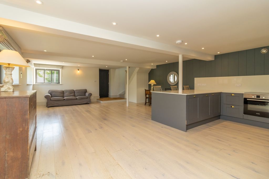 Property photo 2 of 26 Img_4903
