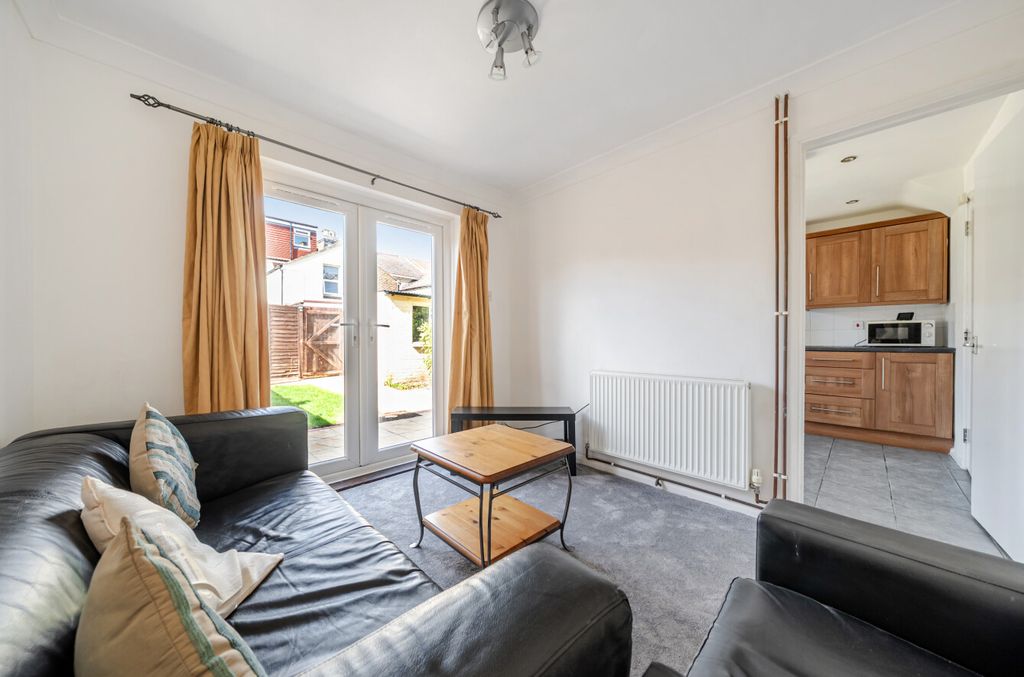 Property photo 2 of 14 1521775-17-6Aabe0...