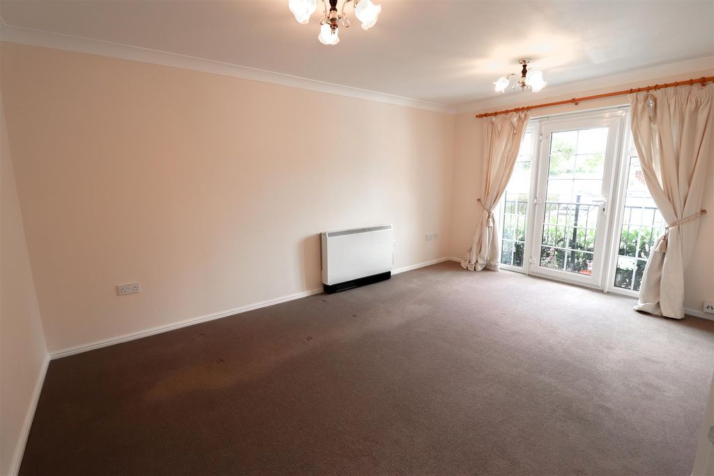 Property photo 3 of 8