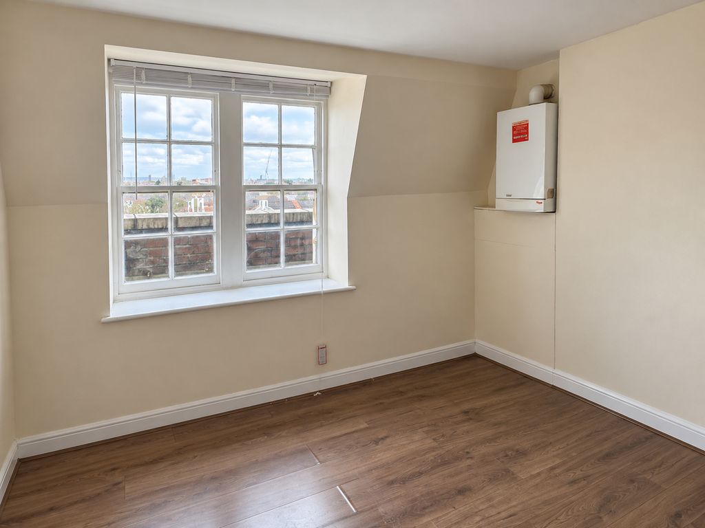 Property photo 1 of 3
