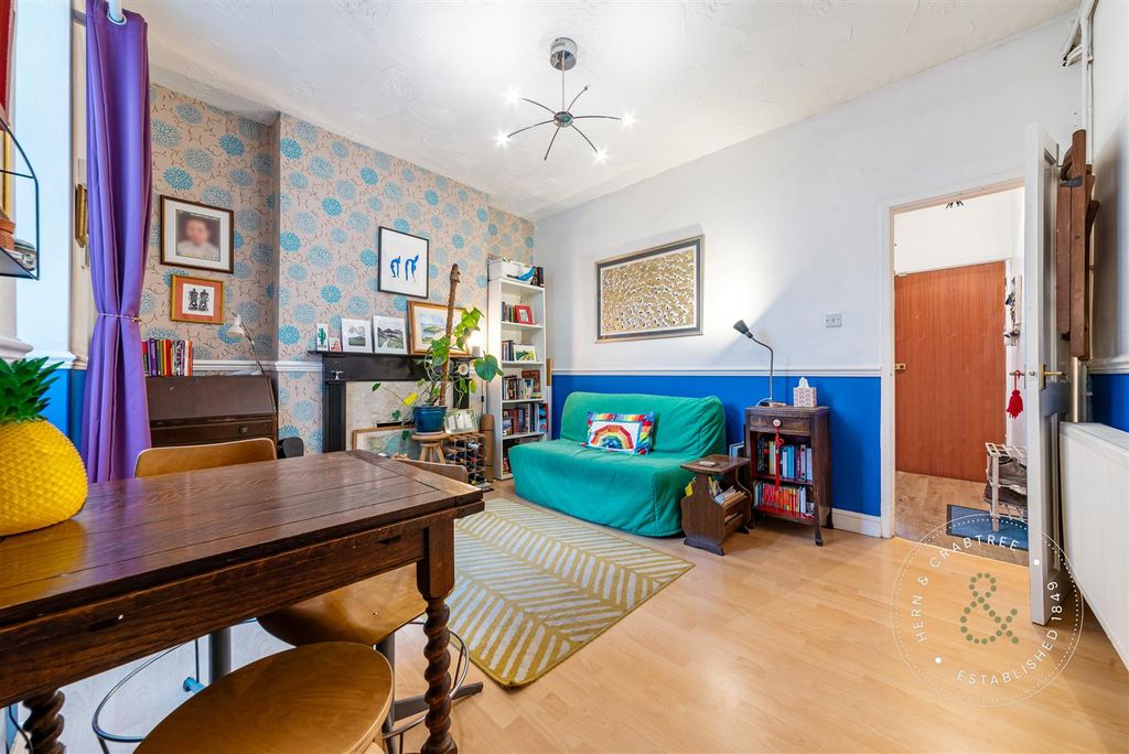 Property photo 3 of 23 Arthur-Street-12.Jpg