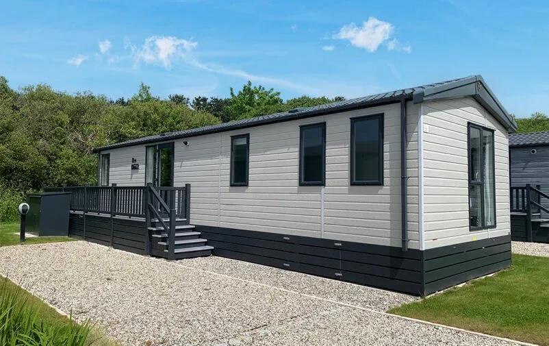 Property photo 1 of 12 Img 3615 Edit Retouch 802x505 F50 50