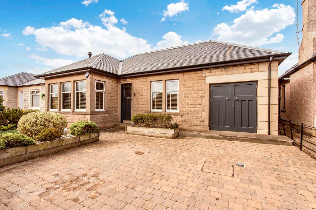 Property photo 1 of 25