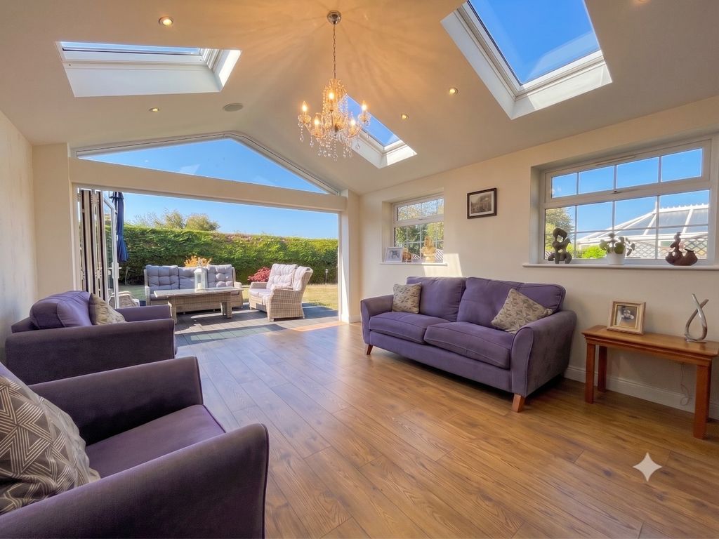 Property photo 2 of 31 5282111