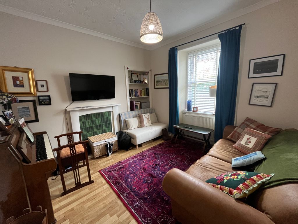 Property photo 3 of 10 Photo #3