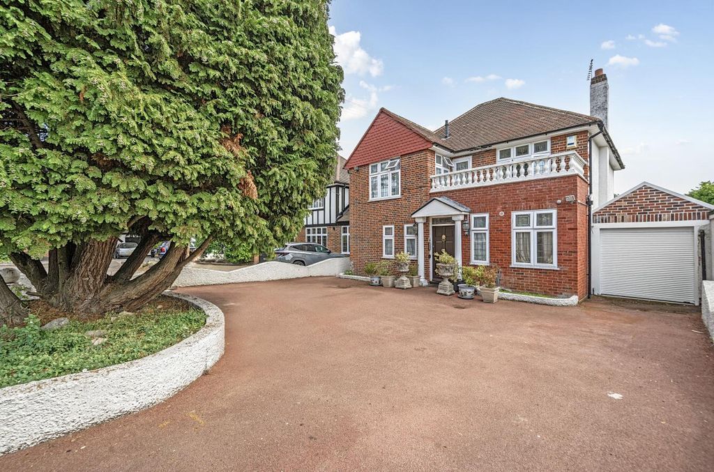 Property photo 1 of 16 Davidson Frost-Wellings, Dfw, Brockley Close, Stan