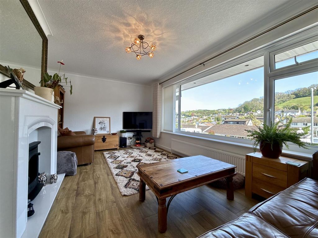 Property photo 3 of 13 Lounge &amp; View.Jpg