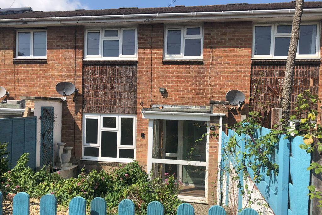 Property photo 1 of 3 239 Gunville Road, Newport, Isle Of Wight, Po30 5Lu