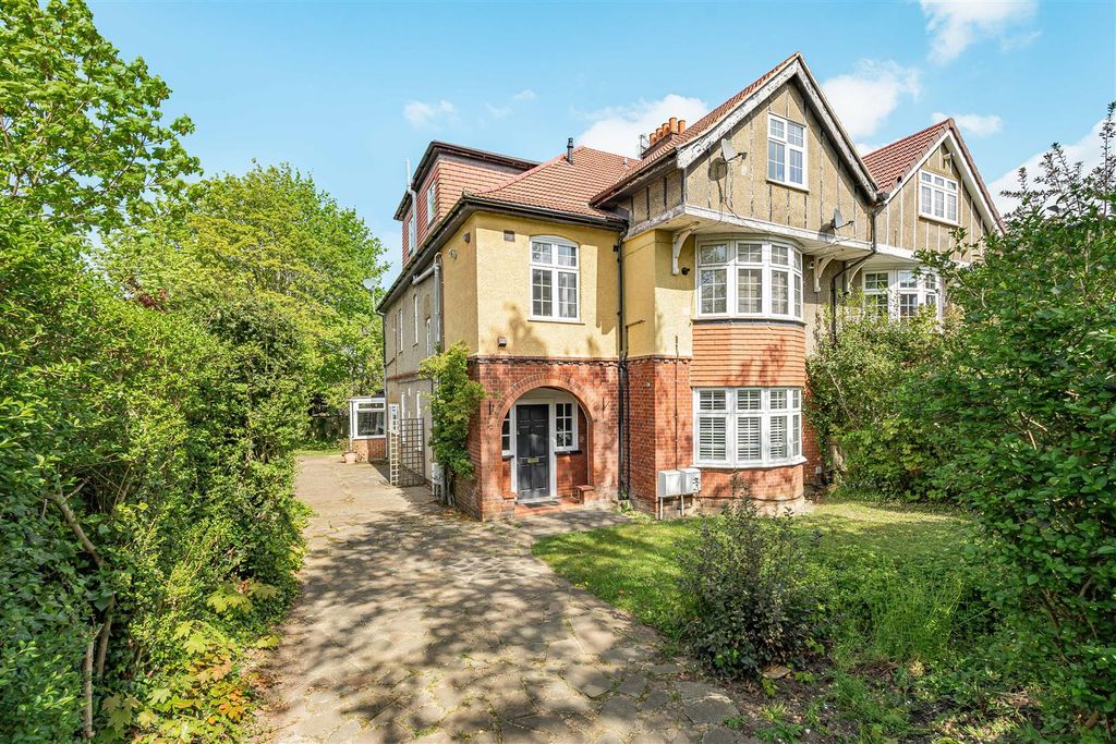 Property photo 3 of 9 23_79549.Jpg