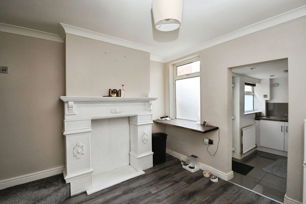 Property photo 3 of 13 Pbox-Img.Jpg
