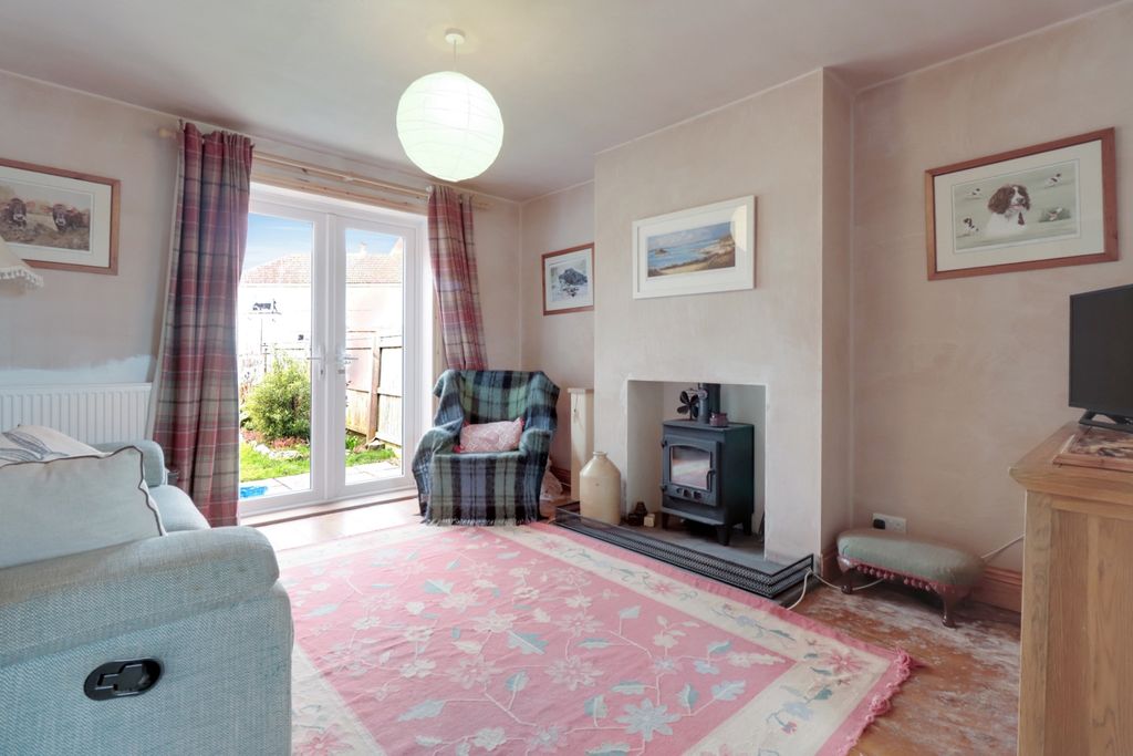 Property photo 2 of 15 Sitting Room