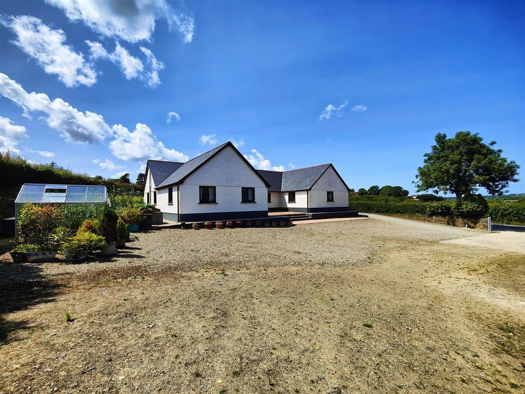 Property photo 3 of 39 Img_20230629_203441.Jpg