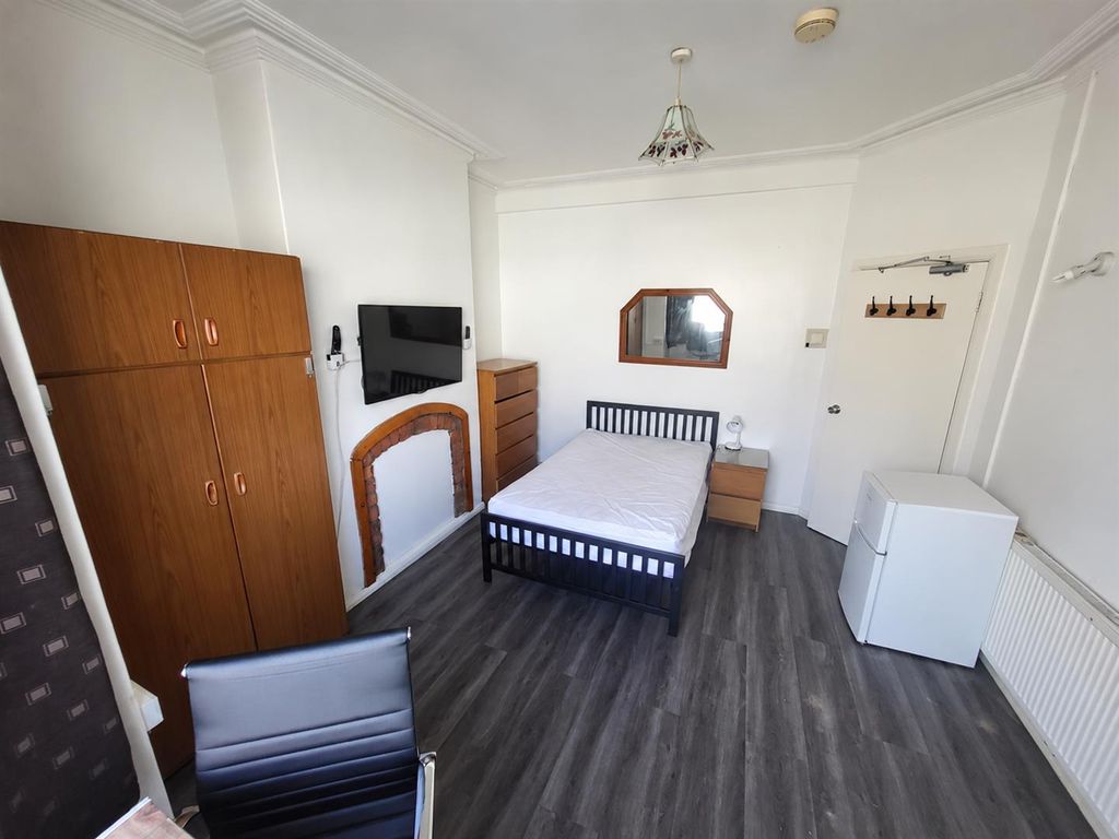 Property photo 2 of 2 Room 1, 48 Cowbridge Rd.Png