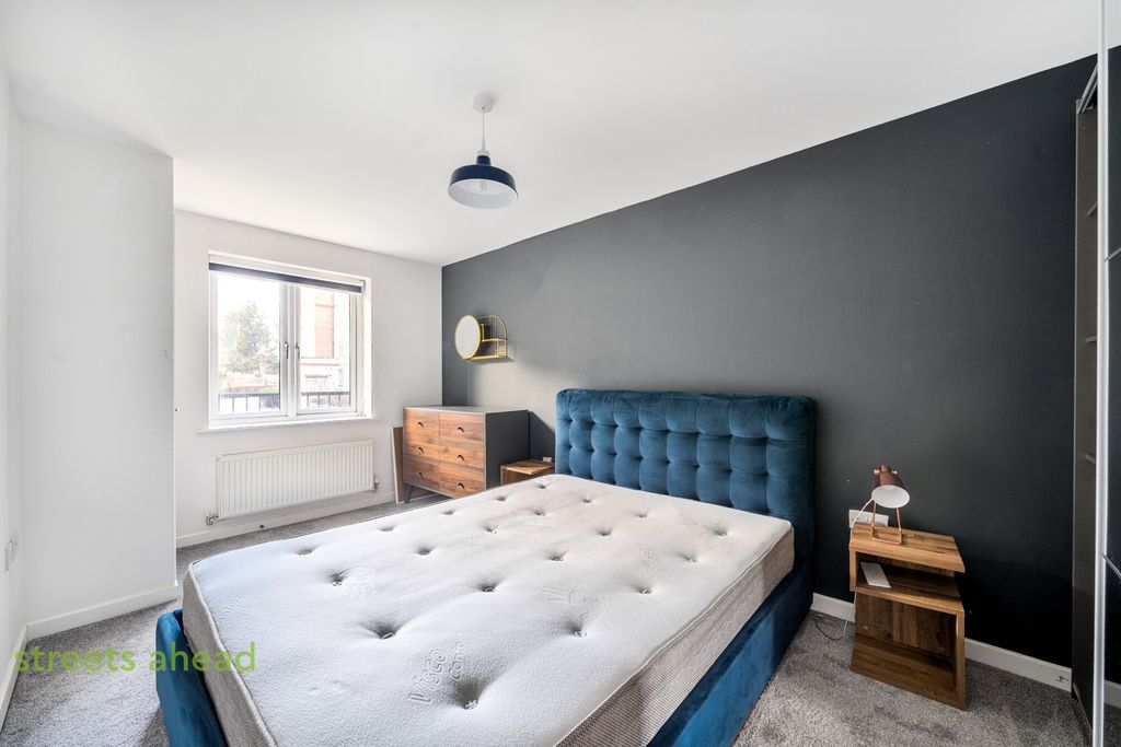 Property photo 3 of 15 A2Bb98A5-9F68-46A...