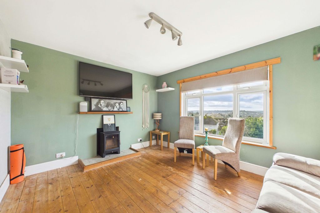 Property photo 3 of 23