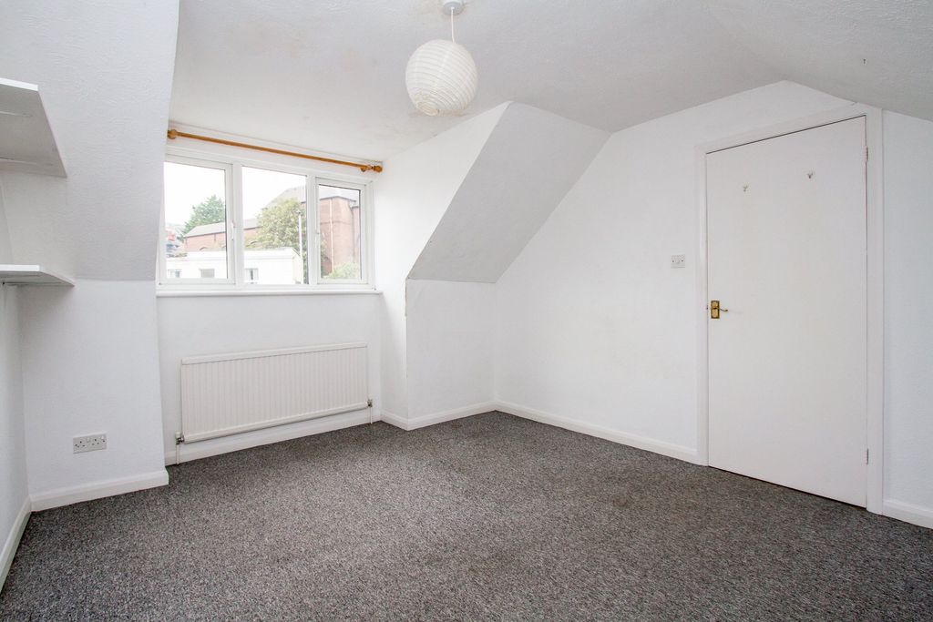 Property photo 2 of 9 Photo 02
