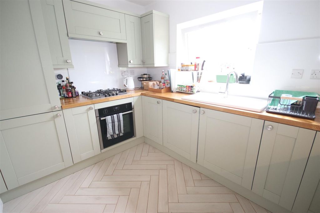 Property photo 2 of 11 Img_7994.Jpg