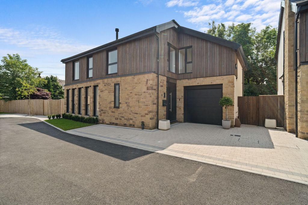 Property photo 1 of 45
