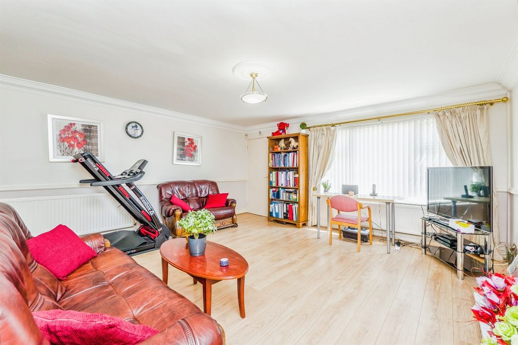 Property photo 2 of 12