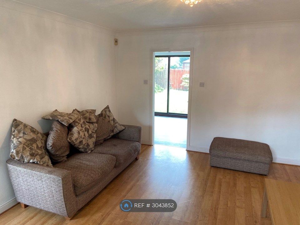 Property photo 3 of 28