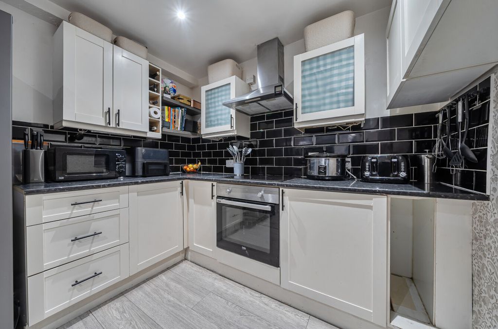 Property photo 3 of 19 1416730-19-699599Df813Bc