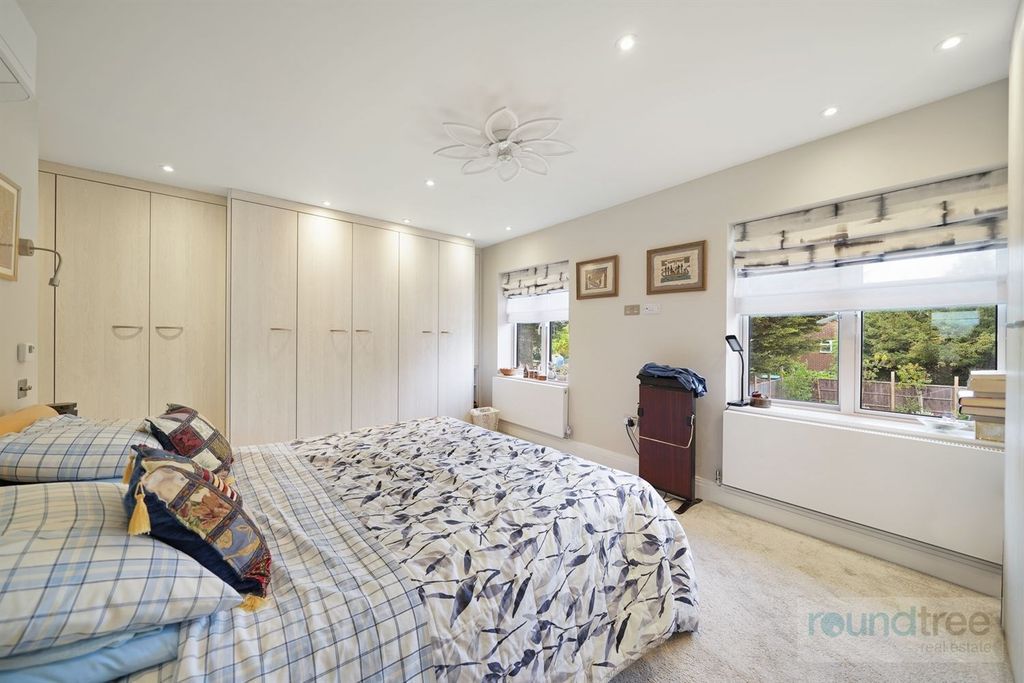Additional image 12 of 4 bed semi-detached house for saleEdgwarebury Gardens, Edgware HA8