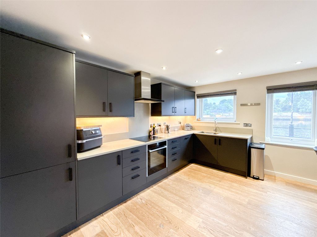 Property photo 3 of 24 Kitchen
