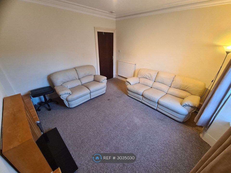 Property photo 2 of 12 Lounge