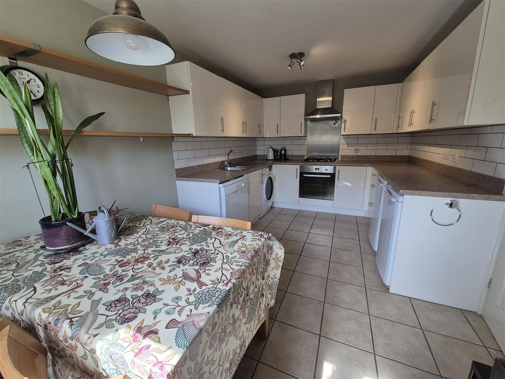 Property photo 2 of 14 Kitchen/Diner