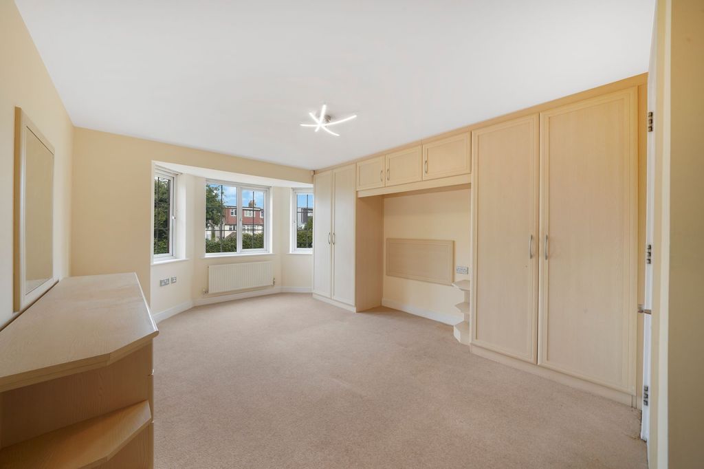 Property photo 3 of 12 Bedroom