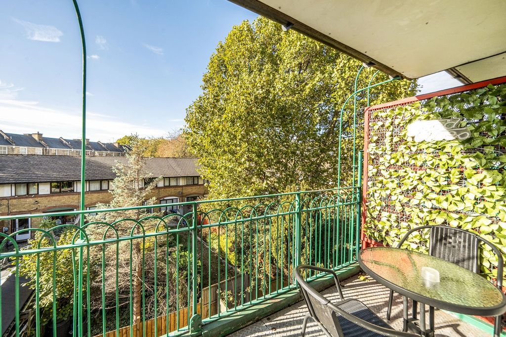 Property photo 2 of 12