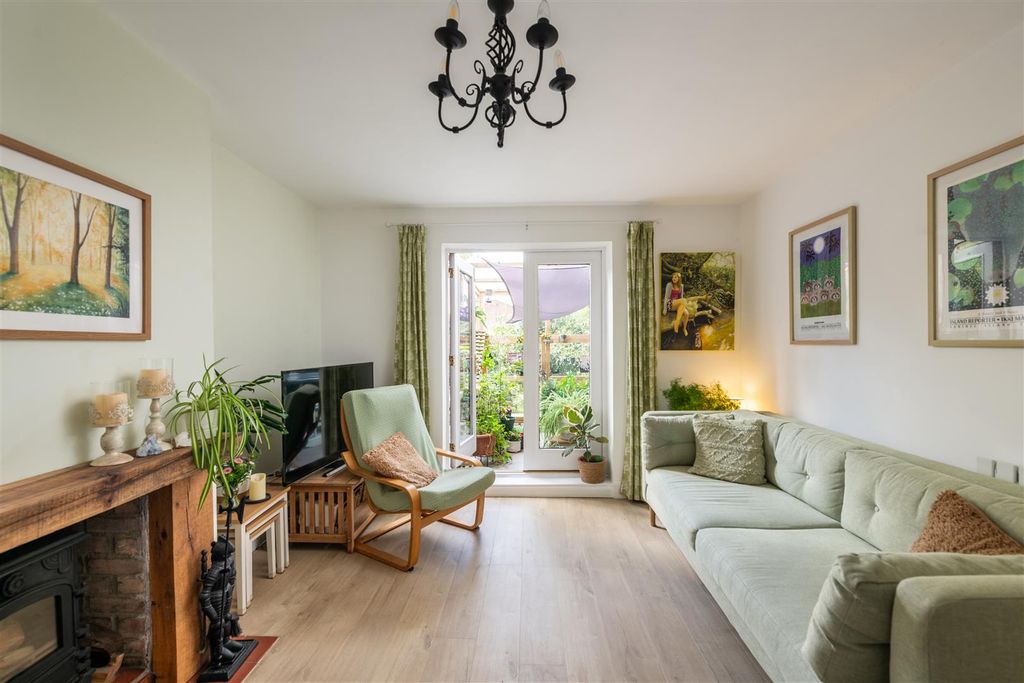 Property photo 3 of 34