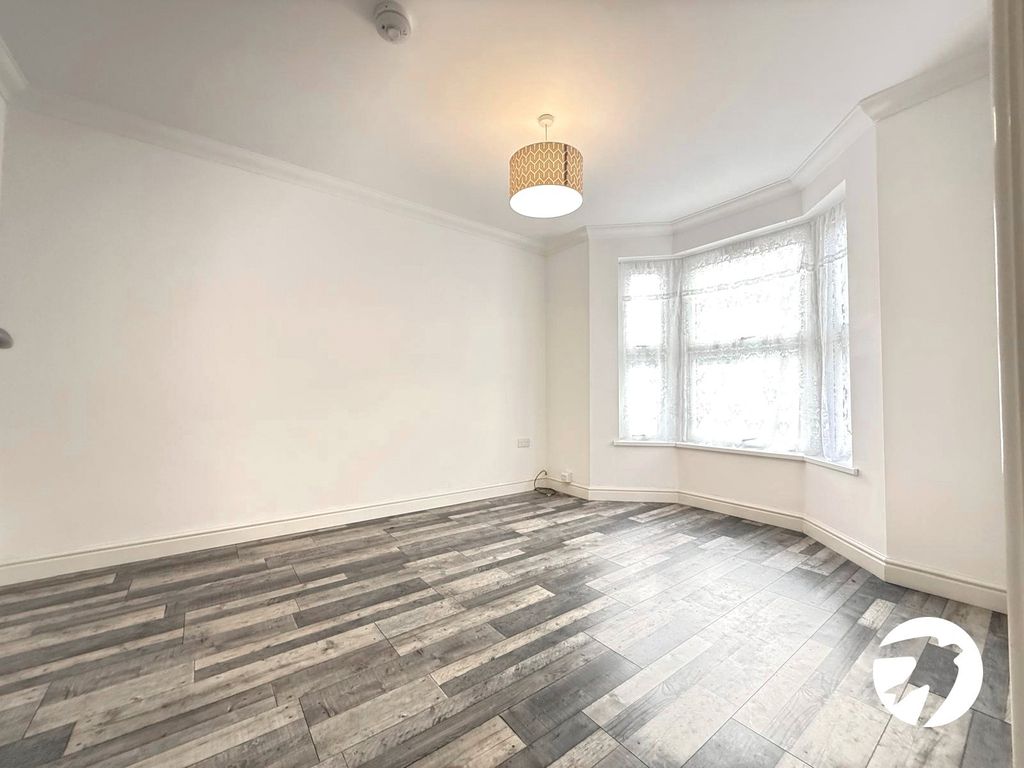 Property photo 3 of 27 Picture 3