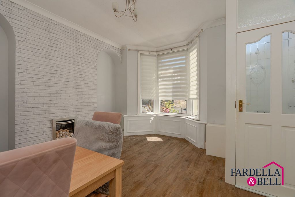 Property photo 3 of 13