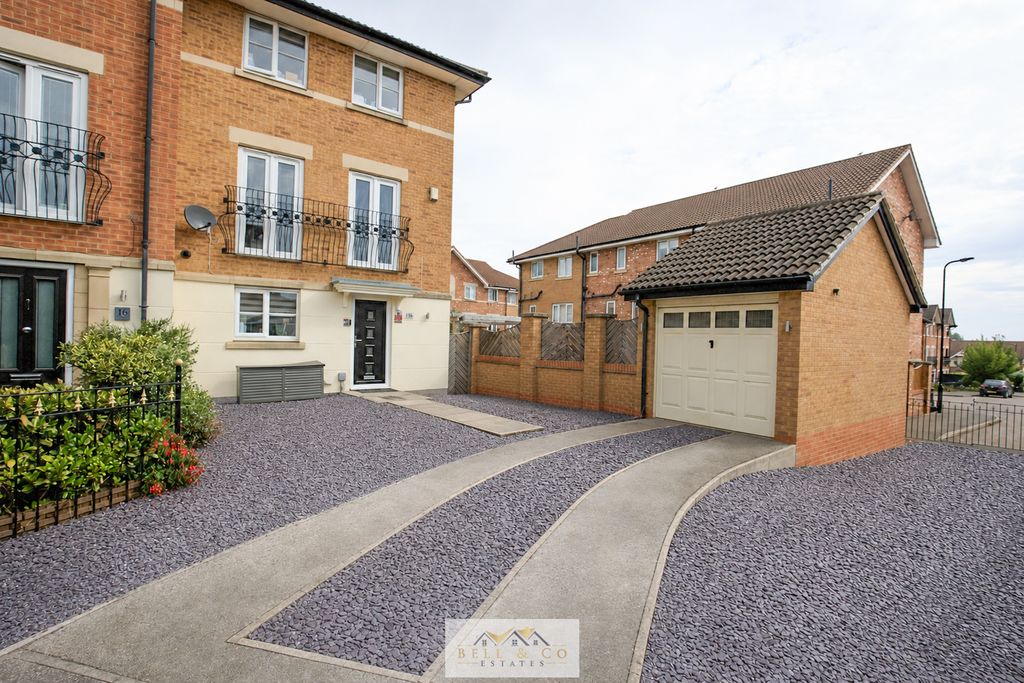 Property photo 1 of 33